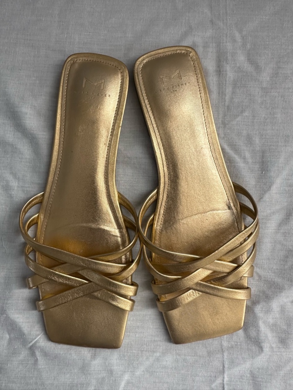 Marc Fisher LTD Gold Strappy Flat Sandals Square Toe Crossover Straps – Size 11 - Picture 2 of 8